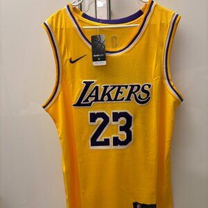 BRAND NEW WITH TAGS Lebron James Lakers Gold Large #23 Jersey